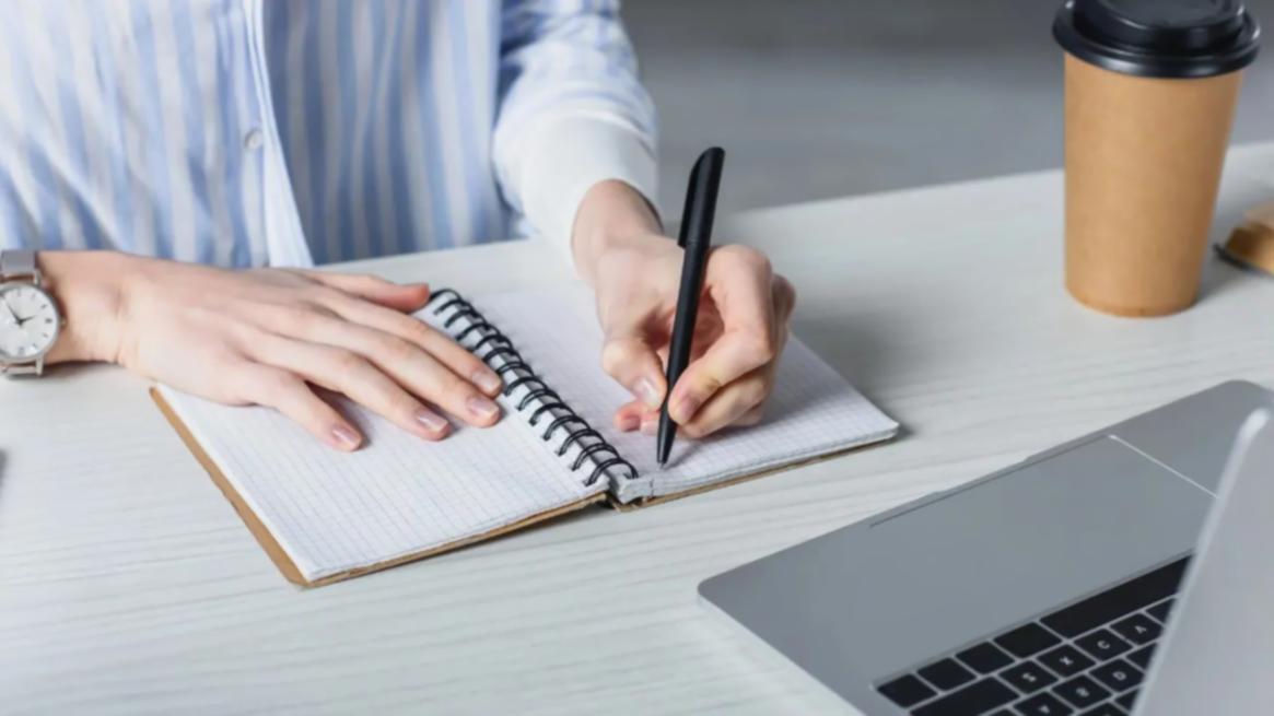 Panel webinaru Qaqiduu poświęcony nawykam finansowym